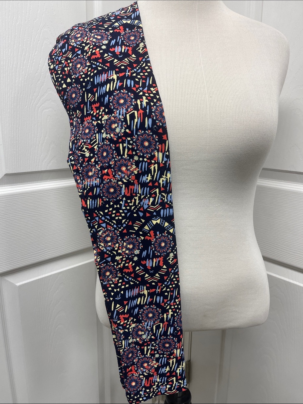 LuLaRoe New OS One Size Blue Geometric Leggings NWT